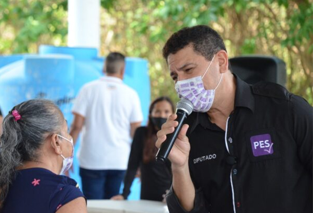 ES UN HOMBRE DE PALABRA Y DE COMPROMISOS, ASEGURAN ADULTOS MAYORES.